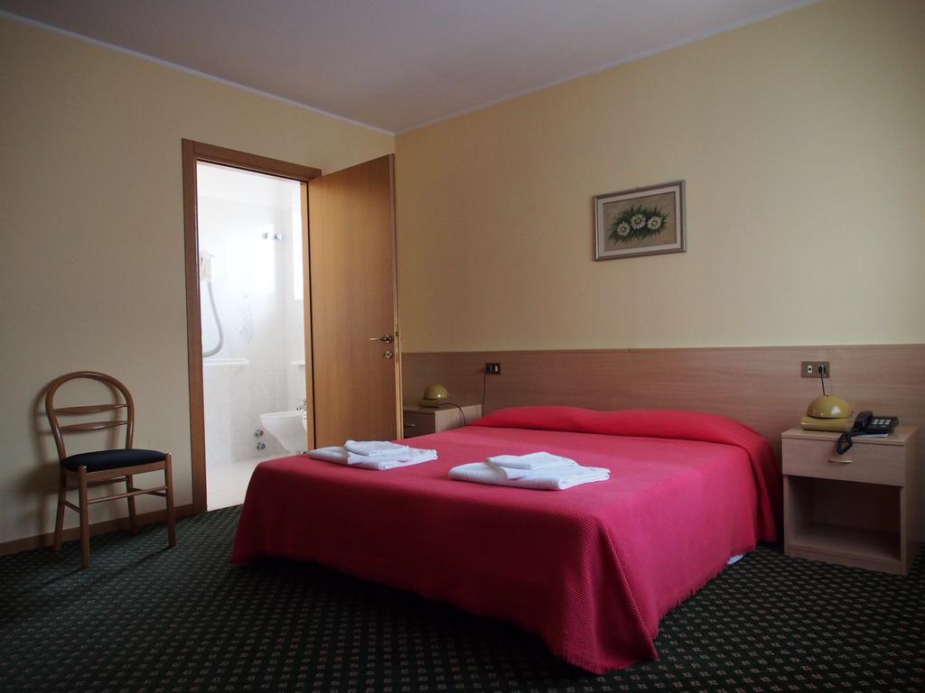 רואנה Hotel Belvedere חדר תמונה